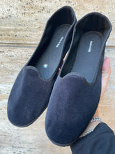 Carica l'immagine nel visualizzatore di Gallery, Friulane Velluto liscio Nera