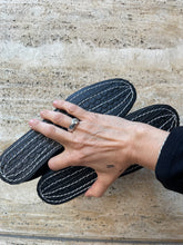 Carica l'immagine nel visualizzatore di Gallery, Friulane Velluto liscio Nera