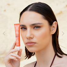 Carica l'immagine nel visualizzatore di Gallery, SENSITIVE AREAS 50+ SPF 15ml