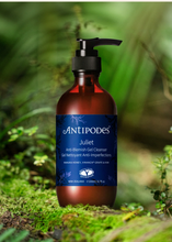 Carica l'immagine nel visualizzatore di Gallery, Juliet Anti-Blemish Gel Cleanser 200ml
