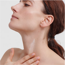 Carica l'immagine nel visualizzatore di Gallery, Rigenerante Crema collo e décolleté 40ml