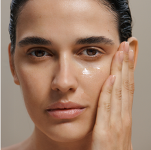 Carica l'immagine nel visualizzatore di Gallery, Hydrating Serum Plus 30ml