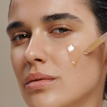 Carica l'immagine nel visualizzatore di Gallery, Hydrating Serum Plus 30ml