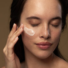 Carica l'immagine nel visualizzatore di Gallery, Vanilla Pod Hydrating Day Cream 15ml