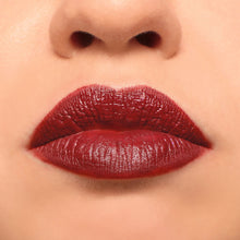 Carica l'immagine nel visualizzatore di Gallery, ROSSETTO satinato Vrai Rouge 223
