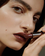 Carica l'immagine nel visualizzatore di Gallery, DAZZLE NIGHTS Satin Shine Lipstick 504 DOMINANCE