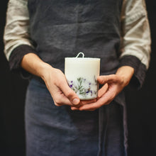 Carica l'immagine nel visualizzatore di Gallery, CANDELA AL GINEPRO E LIMONIO 515ml