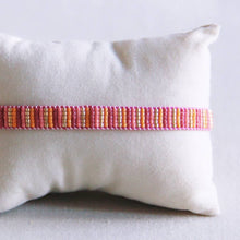 Carica l'immagine nel visualizzatore di Gallery, Bracciale intrecciato a righe - rosa/arancione

