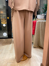 Carica l'immagine nel visualizzatore di Gallery, Pantalone con frange
