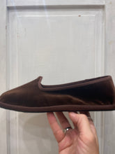 Carica l&#39;immagine nel visualizzatore di Gallery, Friulane Velluto liscio Marrone
