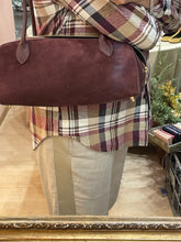 Carica l'immagine nel visualizzatore di Gallery, Borsa Camoscio Bordeaux
