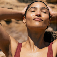 Carica l'immagine nel visualizzatore di Gallery, Stick solare invisibile SPF50+ 10GR
