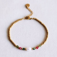 Carica l'immagine nel visualizzatore di Gallery, Bracciale Luce oro e perla verde/ciliegia
